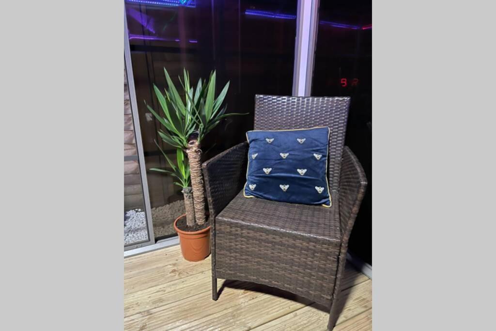 Unique Luxury Spa Sauna Hottub Gaming Private Bar Holiday home