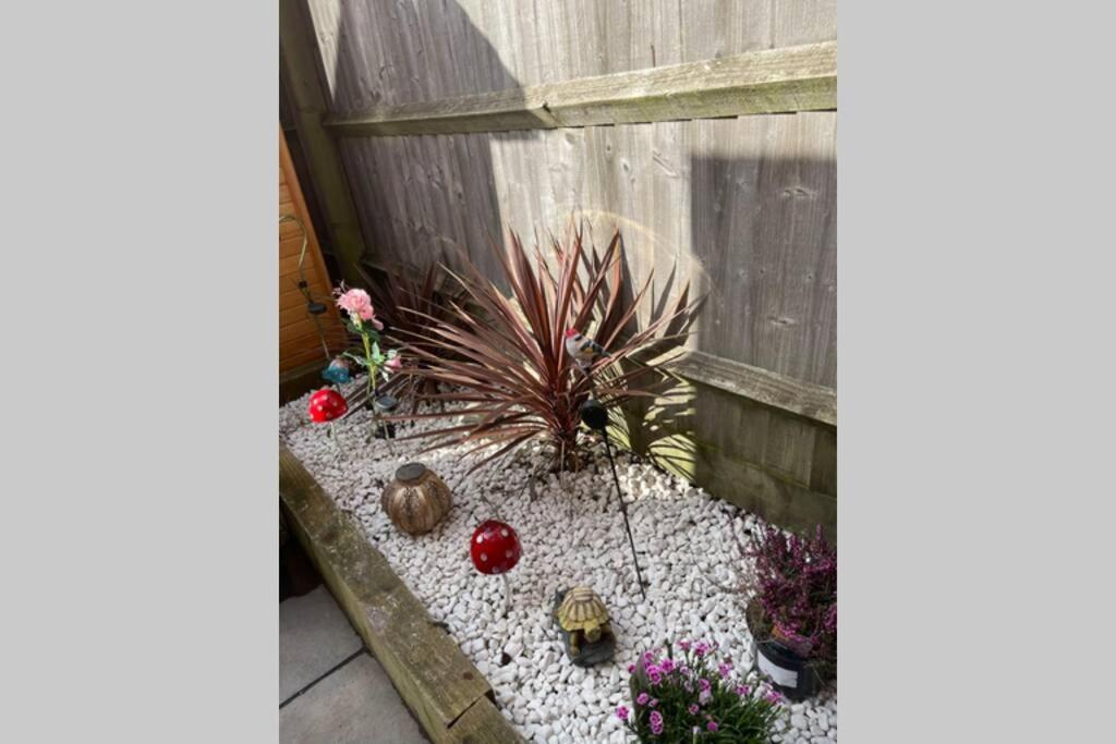 Unique Luxury Spa Sauna Hottub Gaming Private Bar * Milton Keynes