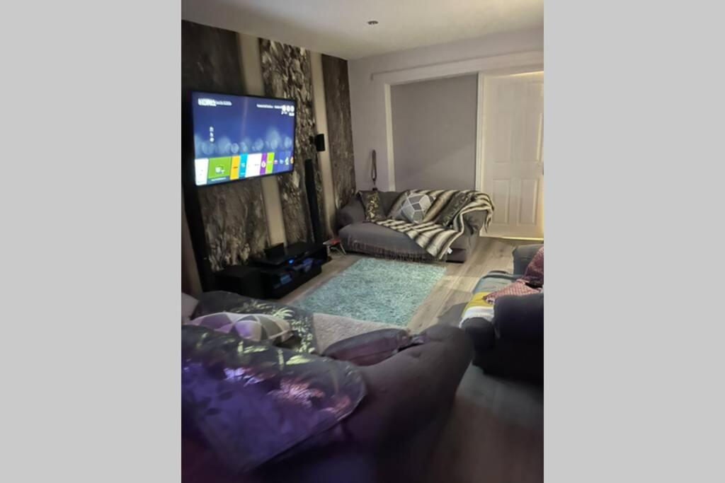 Unique Luxury Spa Sauna Hottub Gaming Private Bar Holiday home *